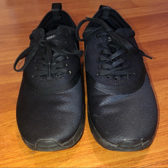 Brand new NIKE black running shoes - Picture 2 of 6
